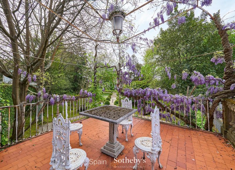 Foto 62586c2a-2d52-42b0-b6f1-f2d1b8262227. Casa amb calefacció aparcament a Somió Gijón