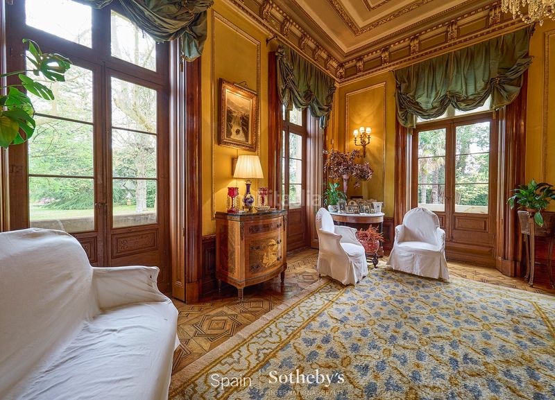 Foto afc85d7d-8aa9-4ac4-ad57-cb0997cbdd73. Casa amb calefacció aparcament a Somió Gijón