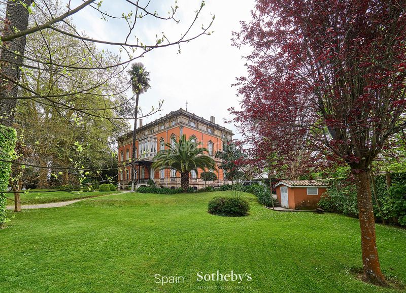 Foto dd4005c3-c608-4729-9449-894b68b1d6c7. Casa amb calefacció aparcament a Somió Gijón