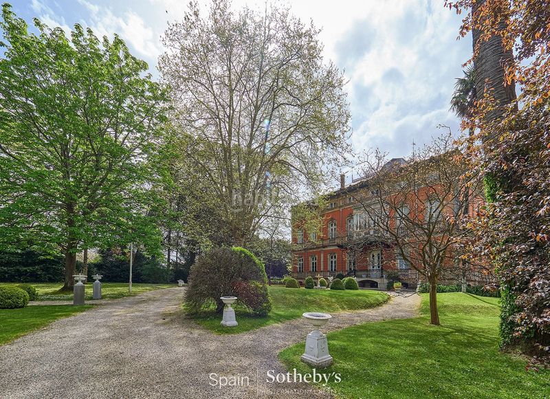 Foto ec864f5d-cb59-4506-b051-032d6884b66b. Casa amb calefacció aparcament a Somió Gijón