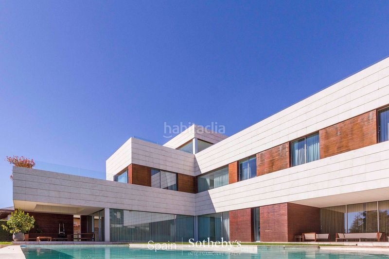 Foto 02dbf29a-2002-46fb-b7d1-6491f2b3220f. Casa amb calefacció aparcament piscina a La Florida - El Plantío Madrid