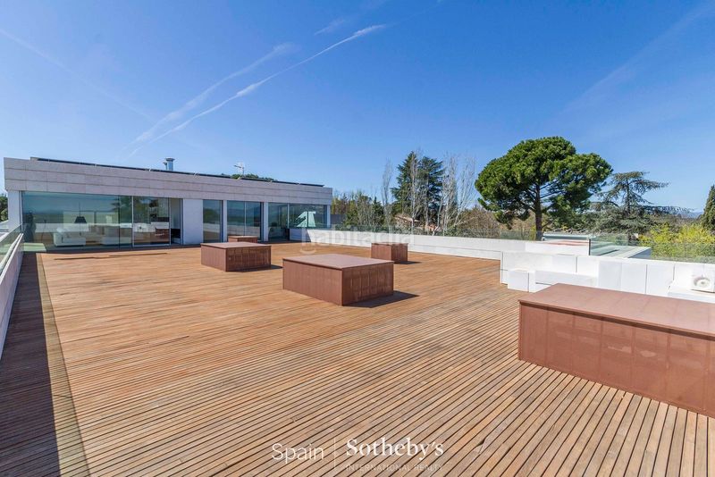 Foto 1ce7f36e-3e56-40ed-b68c-664361911b56. Casa amb calefacció aparcament piscina a La Florida - El Plantío Madrid