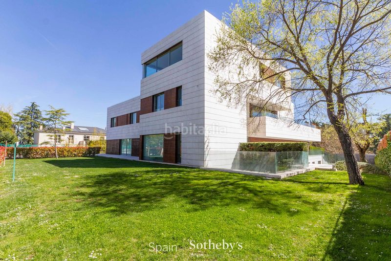 Foto 5d65a700-beb8-4a29-bfbd-d1f599330500. Casa amb calefacció aparcament piscina a La Florida - El Plantío Madrid