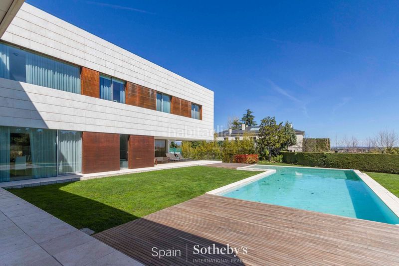 Foto 608b7006-4fbf-4b5c-9478-679a121546d7. Casa amb calefacció aparcament piscina a La Florida - El Plantío Madrid
