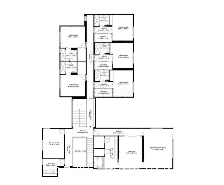 Foto 90de3060-785d-4fb1-a60d-89523cbeedc8. Casa amb calefacció aparcament piscina a La Florida - El Plantío Madrid