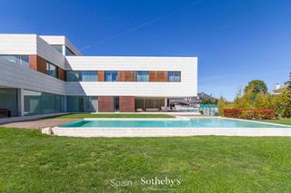 Casa  Calle eibar. Villa moderna en la florida