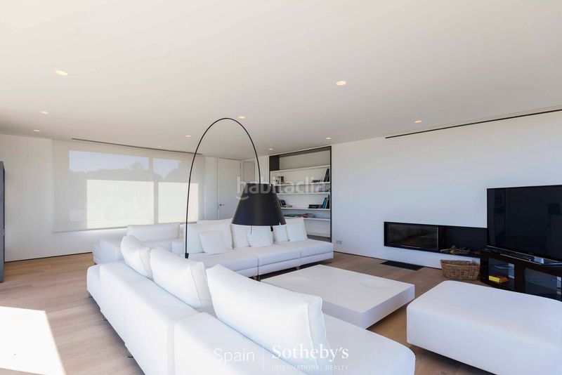 Foto d6486cd6-7110-40f8-9dc8-dce61a639b7c. Casa amb calefacció aparcament piscina a La Florida - El Plantío Madrid