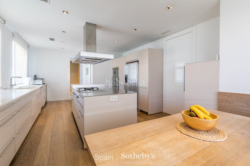 Foto 0ad340f0-916a-4419-b56c-2652f3003a56. Casa amb calefacció aparcament piscina a El Viso Madrid