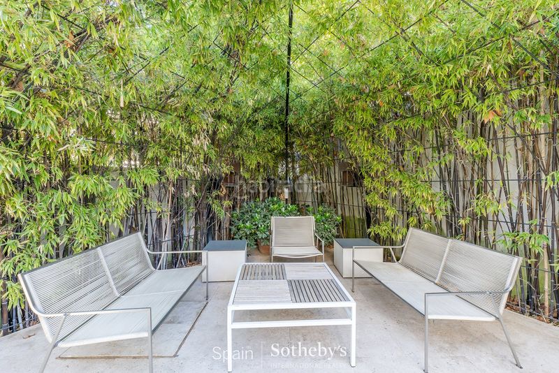 Foto 97ea3de9-a584-4514-a7a5-2ddea705e962. Casa amb calefacció aparcament piscina a El Viso Madrid