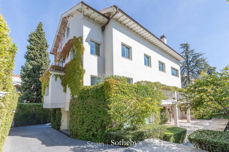 Foto afcd5461-d21e-45fb-bc83-3d9d69fe691c. Casa amb calefacció aparcament piscina a El Viso Madrid