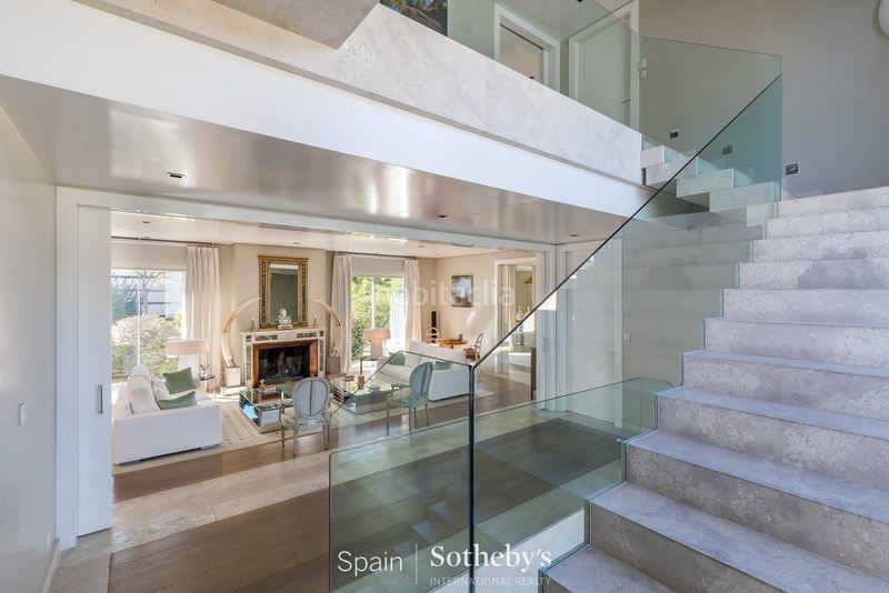 Foto b0eee23f-8fb7-46d5-8f97-4c29a77ec957. Casa amb calefacció aparcament piscina a El Viso Madrid