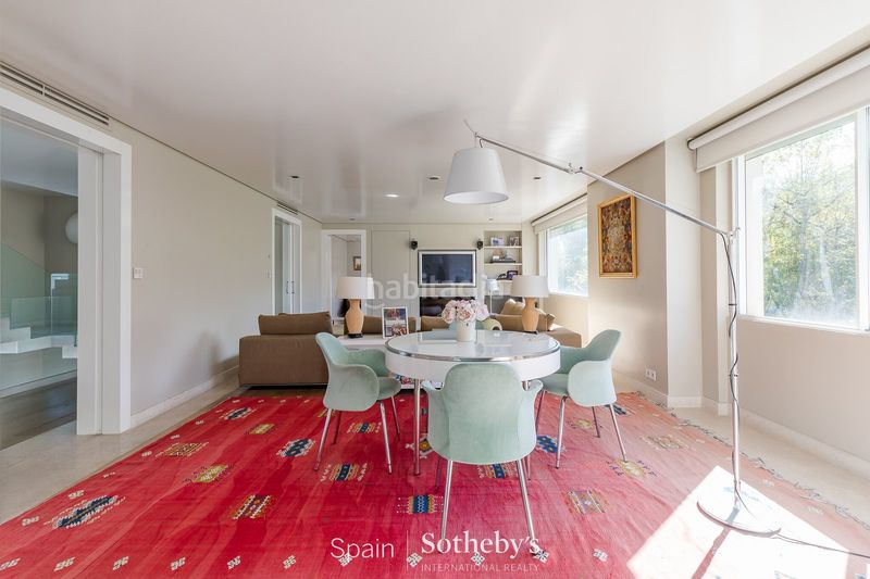 Foto fb833343-ccb6-4642-aaee-02e4e472340c. Casa amb calefacció aparcament piscina a El Viso Madrid