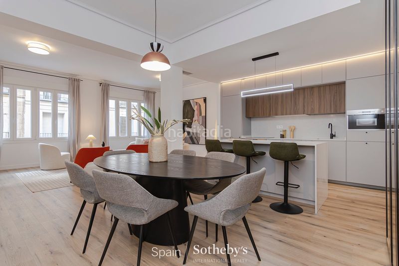 Foto 313c462b-d0e3-4106-9901-1f0ca990e240. Apartament amb calefacció a Cortes-Huertas Madrid