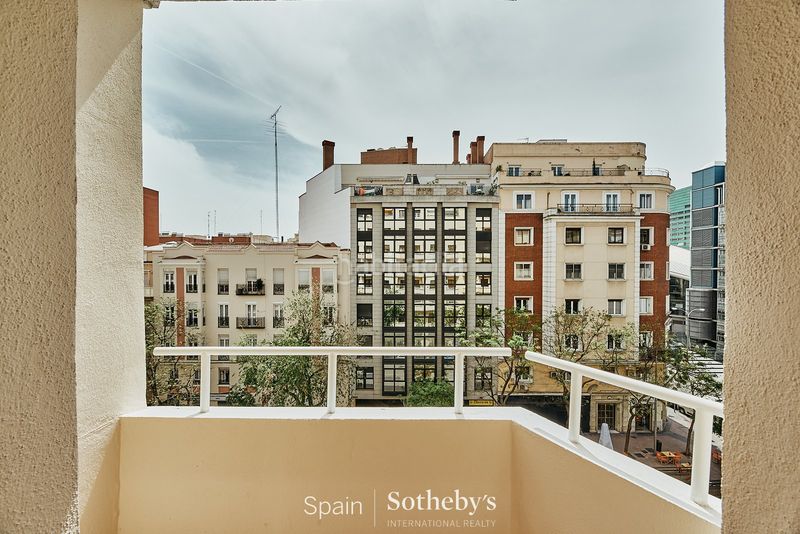 Foto c5cbf51a-4202-4f18-8279-18fc44271e43. Apartament amb calefacció a Goya Madrid