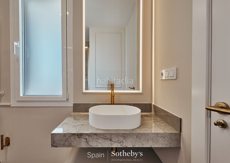 Foto d81abfed-2a74-4fc3-88c7-63cc120aea26. Apartament amb calefacció a Castellana Madrid