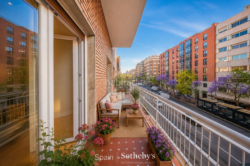Foto 4b6ae468-4d37-46ec-ad85-3ce71de611b4. Apartament amb calefacció a Castellana Madrid