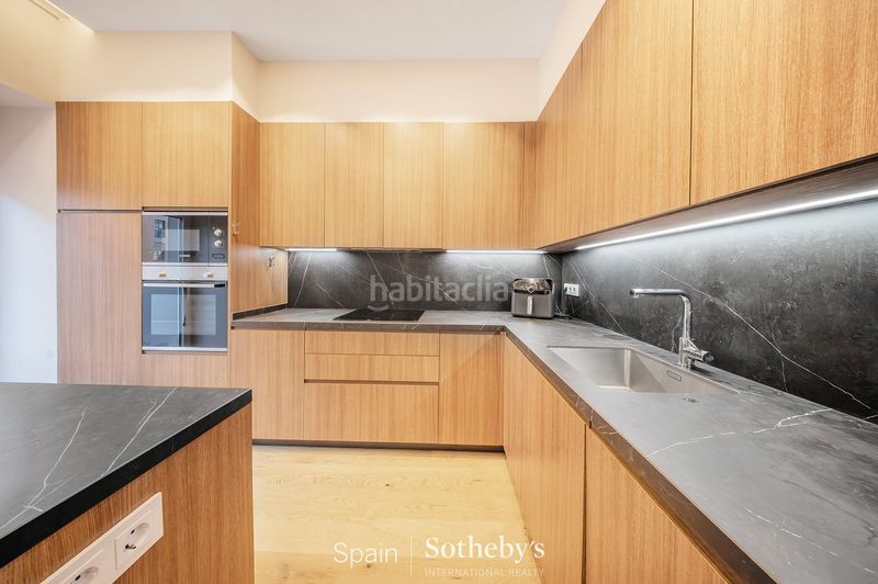 Foto f8c7a754-84e3-4bf9-8c5e-2a92b77f2846. Apartament amb calefacció a Castellana Madrid