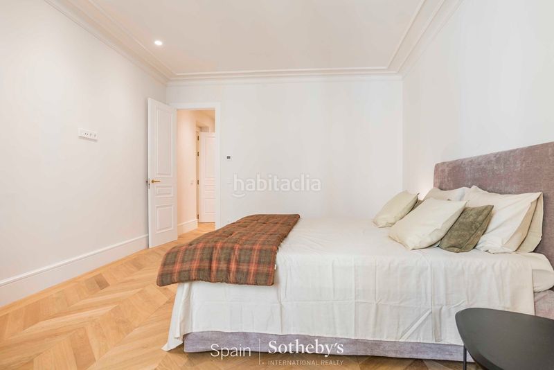 Foto a5a15799-6f9c-4ff5-b32b-0b829c1113d6. Apartament amb calefacció aparcament a Cortes-Huertas Madrid