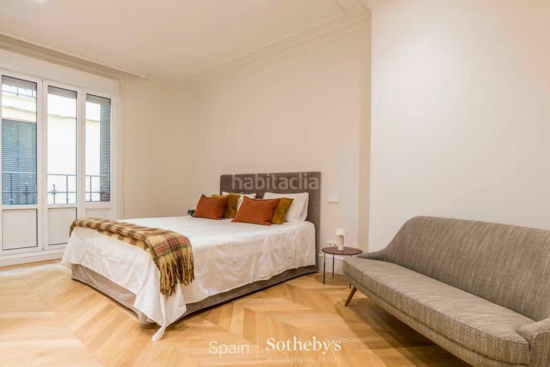 Foto 3ae02b30-746f-46cd-b540-cfe323652945. Apartament amb calefacció aparcament a Cortes-Huertas Madrid