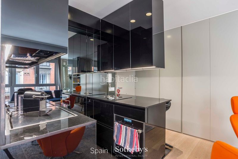 Foto 84cb0c81-d09d-49f7-8270-000d2c14b8bc. Apartament amb calefacció a Jerónimos Madrid