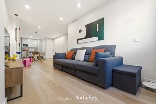 Apartament  Calle de silva. Piso moderno de 2 habitaciones en centro
