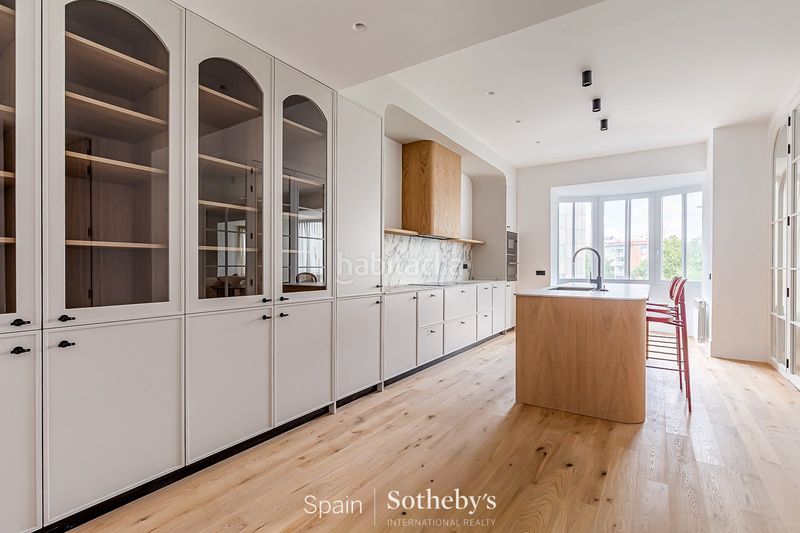 Foto e97e57d9-0ff4-4095-81e4-177150479880. Apartament amb calefacció aparcament a Lista Madrid