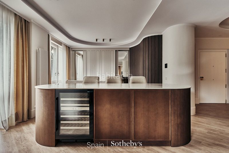 Foto efea93d6-4896-43d2-89f7-7d80990fcf4e. Apartament amb calefacció aparcament a El Viso Madrid
