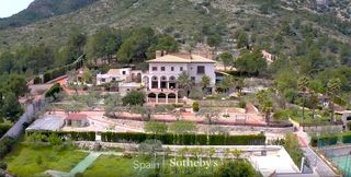 Terreny residencial  Carrer xerta. Finca estilo españolmediterráneo en venta en deltebre, tarragona