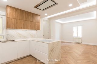 Apartament  Calle de fernán gonzález. Piso reformado a estrenar en ibizaretiro