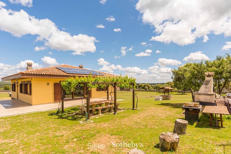 Foto 500ec167-7bf4-4283-a7bd-490e6a3171c8. Terreny residencial a Ador