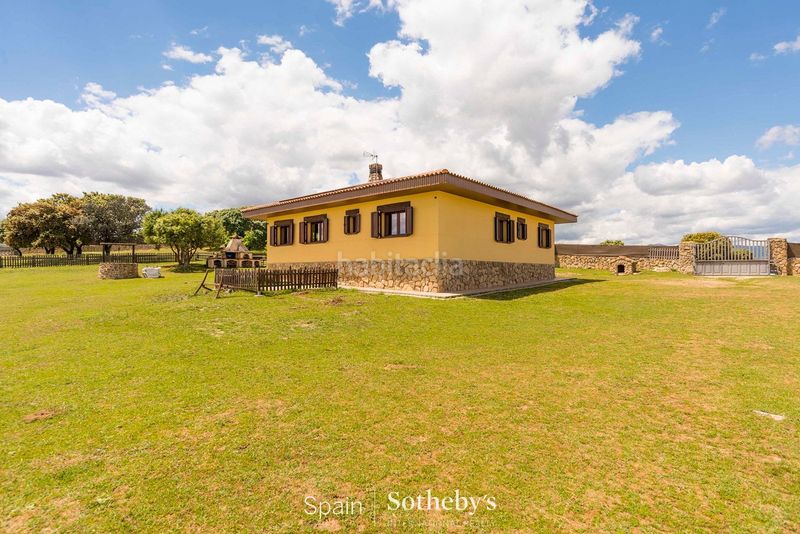 Foto 867a7174-66ed-4c75-bd27-112f230bb1b2. Terreny residencial a Ador