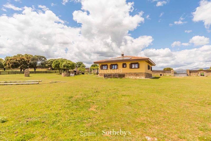 Foto c074c67a-9743-4c8b-ac79-e9b7e92cc981. Terreny residencial a Ador