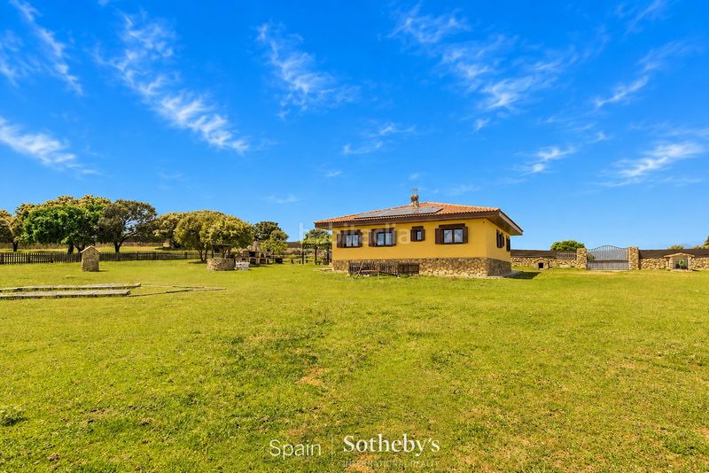 Foto fee3f25c-8113-4340-868c-d31e1f01e8cc. Terreny residencial a Ador