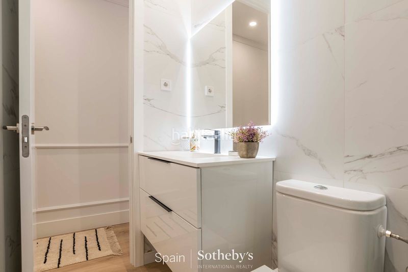 Foto 308a7bab-10af-4754-bbbb-1a87566d9db6. Apartament a Recoletos Madrid
