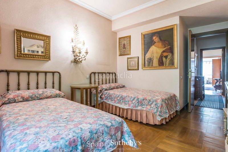 Foto 34b30a25-6cf7-4ad2-8418-a2aaa2f74e45. Apartament amb calefacció aparcament piscina a Aravaca Madrid