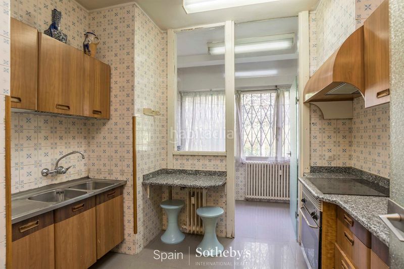 Foto 87189a22-7bf5-4295-a2cc-d7880657b294. Apartament amb calefacció aparcament piscina a Aravaca Madrid