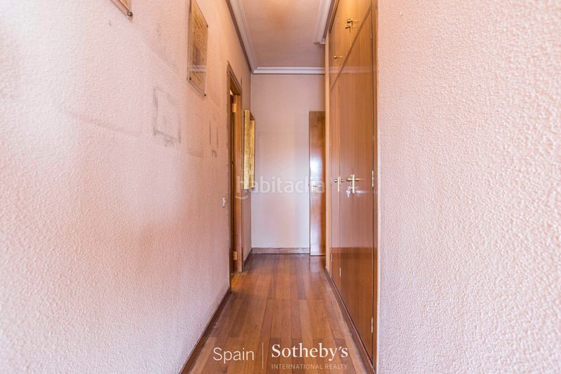 Foto 87f2b883-bb96-4424-a155-dcd9c227d719. Apartament amb calefacció aparcament piscina a Aravaca Madrid