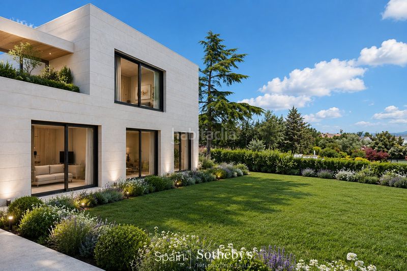 Foto 0bddf4c3-b6e4-4e59-bd43-7e41eb7e1cbb. Casa con riscaldamento parcheggio piscina in Comillas Madrid
