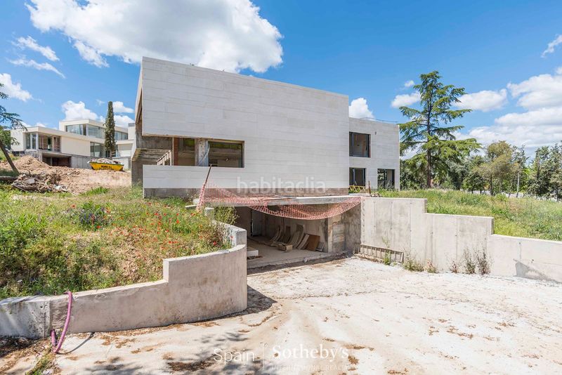 Foto e59f1656-b12f-4f32-87f4-0b93b87d3de2. Casa con riscaldamento parcheggio piscina in Comillas Madrid