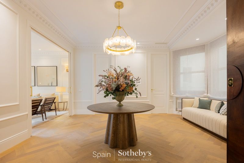 Foto d33bc1bc-e1d4-45af-ac63-9d7f5f387b8a. Apartament amb calefacció a Castellana Madrid