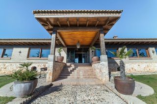Residential Plot in Fuentelencina. Granja ecuestre especializada en caballos árabes y toros de lidi