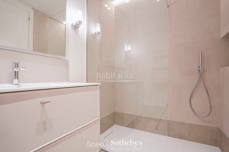 Foto 084649bd-6731-408e-b4bf-698e67c9e577. Apartament amb calefacció a Ríos Rosas-Nuevos Ministerios Madrid