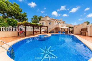 Haus  Calle albaricoquero. Villa con vistas panorámicas en pinar de campoverde.