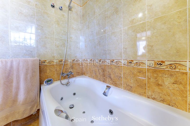 Foto 8f76a61b-e17b-4a6b-aa28-99a94cc4f024. Casa amb calefacció aparcament piscina a El Pinar de Campoverde Pilar de la Horadada