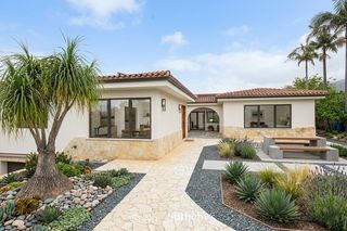 House in El Durazno. Villa a reformar en ubicación exclusiva