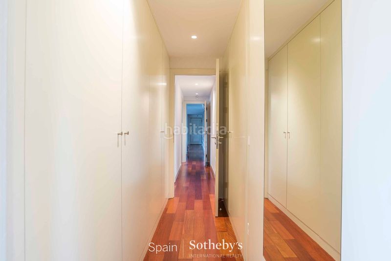 Foto 37e913d9-f601-46b6-b4ca-0cbb9414123d. Apartament amb calefacció aparcament piscina a Encinar de los Reyes La Moraleja