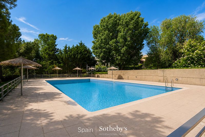 Foto 6f5e8000-f95a-4358-b6a5-0554a8914e53. Apartament amb calefacció aparcament piscina a Encinar de los Reyes La Moraleja