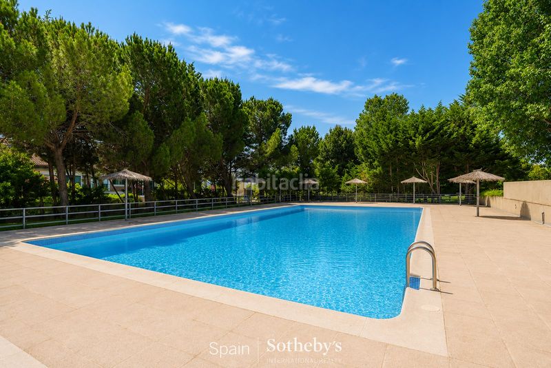 Foto 83047568-5b47-4874-9655-324edfbfbd35. Apartament amb calefacció aparcament piscina a Encinar de los Reyes La Moraleja