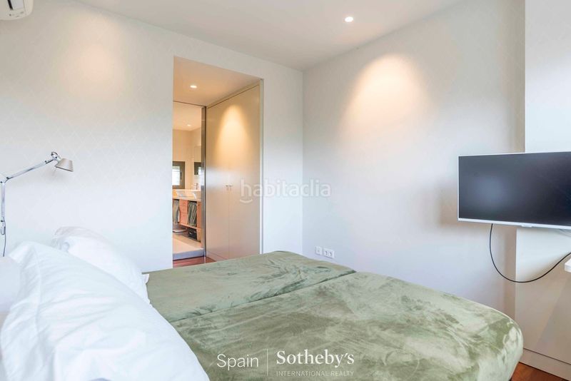 Foto 9b396a61-3137-4d95-9b35-81c4891e3e12. Apartament amb calefacció aparcament piscina a Encinar de los Reyes La Moraleja