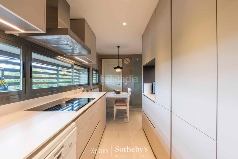 Foto c901ce74-b625-444a-bb0e-ce0fc95a1057. Apartament amb calefacció aparcament piscina a Encinar de los Reyes La Moraleja